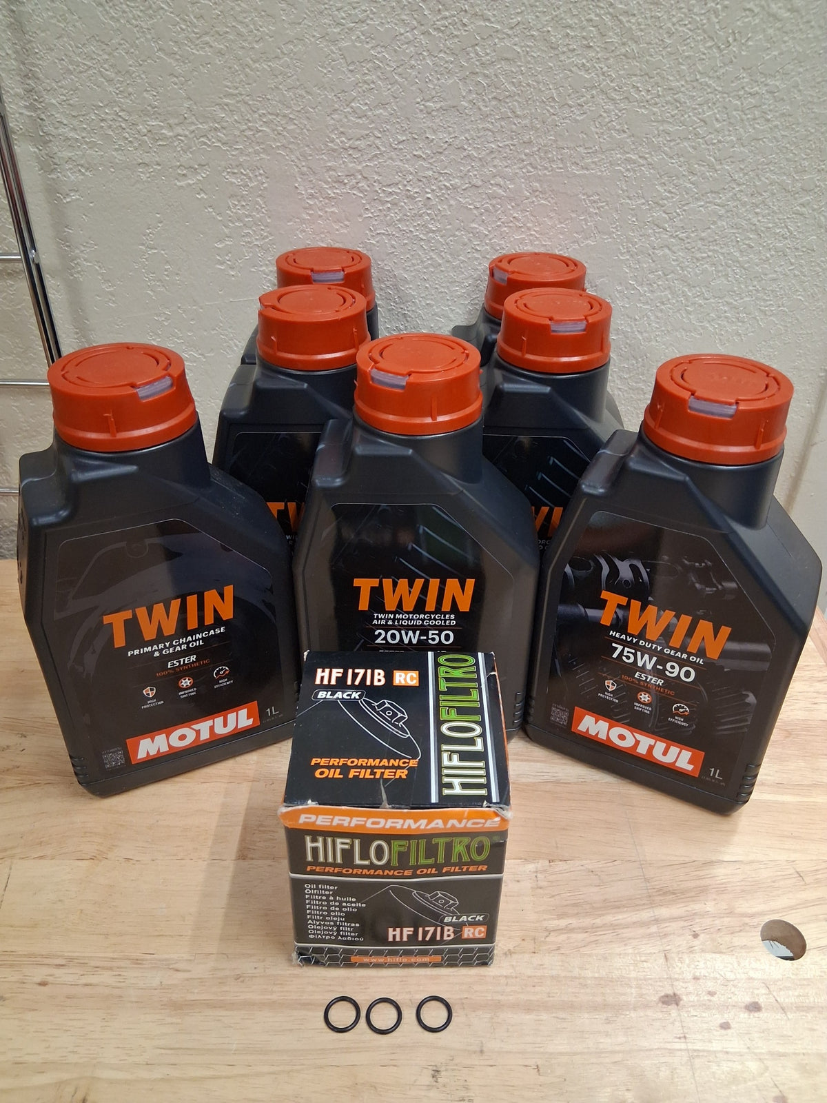 Motul M8 Synthetic 20W-50 Oil Change Kit w/Black Filter Harley