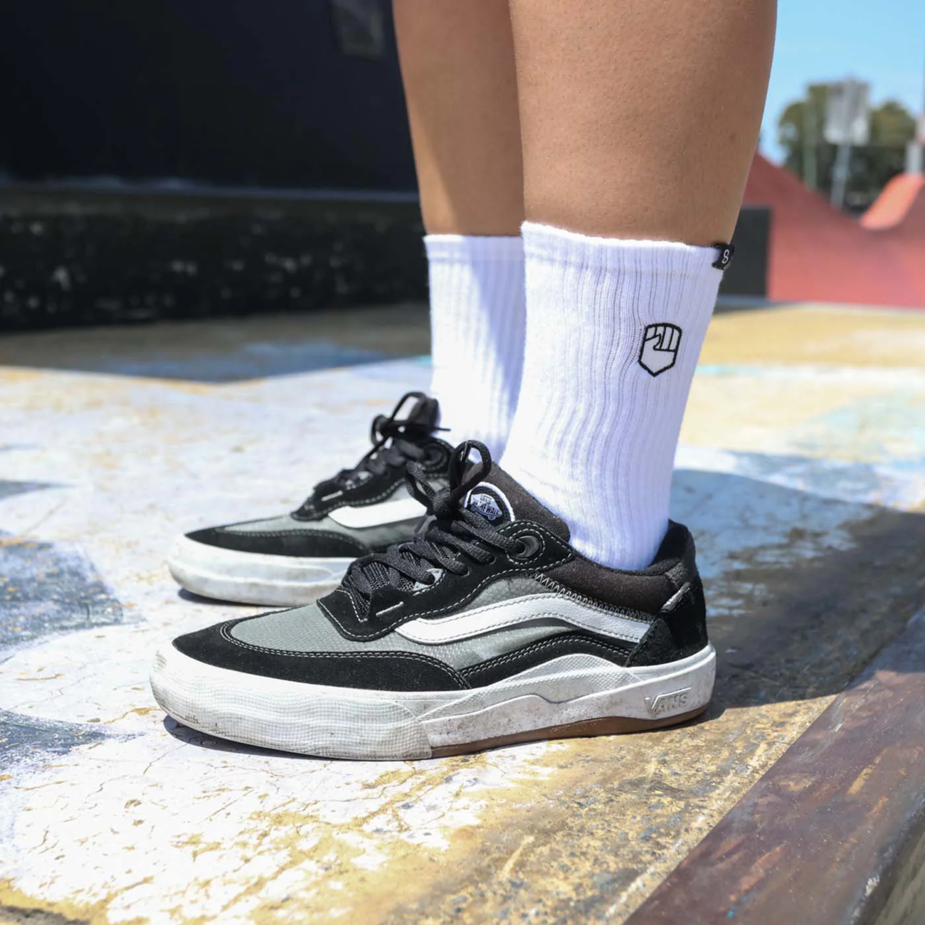 FIST HANDWEAR Crew Socks - Stocker White Large/XL - Comfortable, Breathable Fit with Arch Support