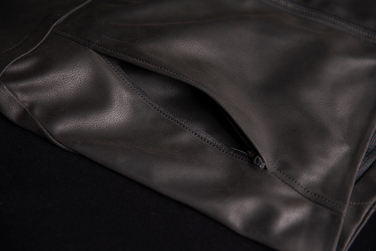 ICON Backlot Vest - Black L/XL 2830-0572