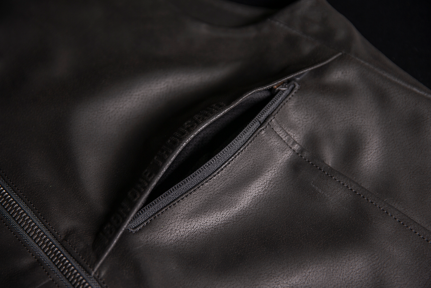 ICON Backlot Vest - Black L/XL 2830-0572