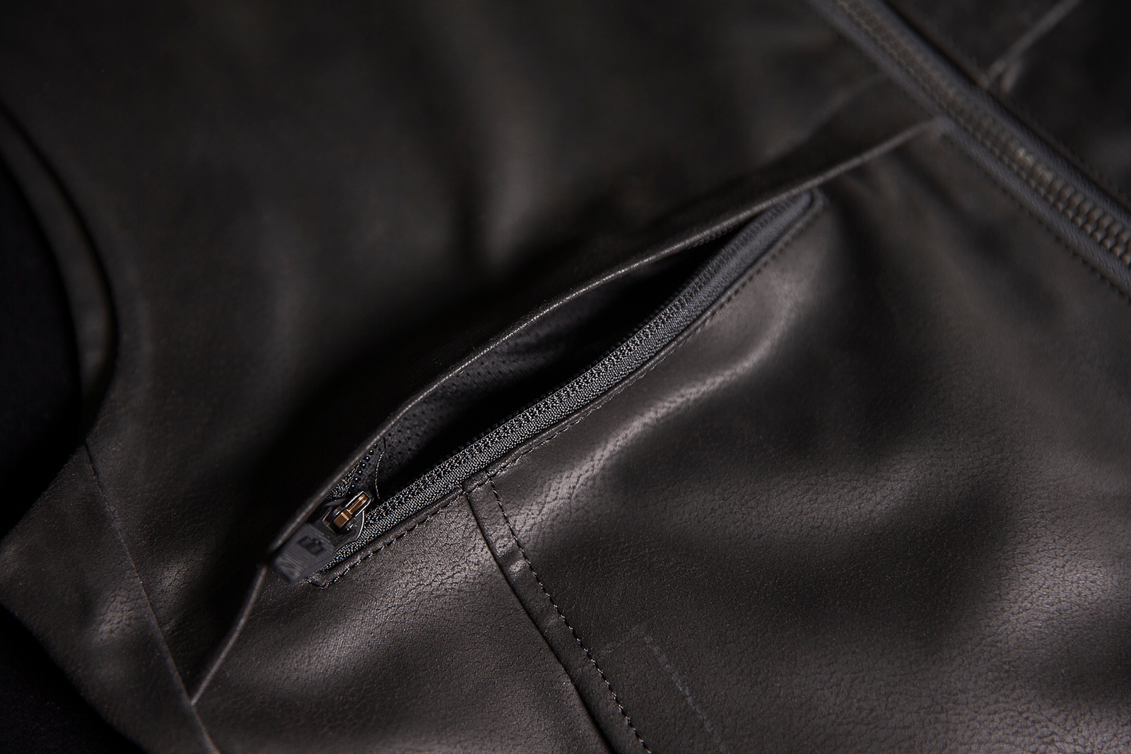 ICON Backlot Vest - Black L/XL 2830-0572