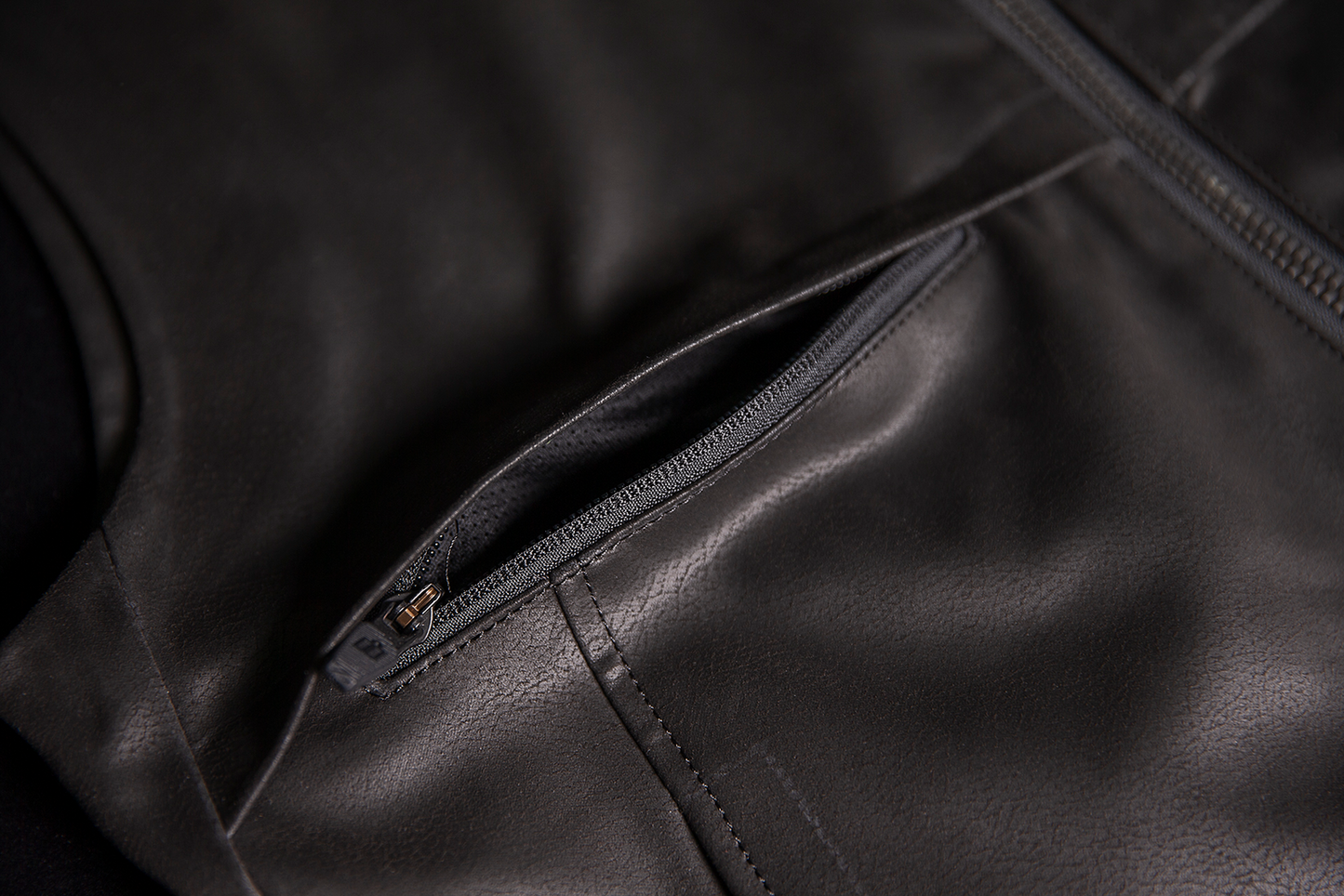 ICON Backlot Vest in Black (Part No. 2830-0571) - Relaxed Fit with Synthetic Chassis