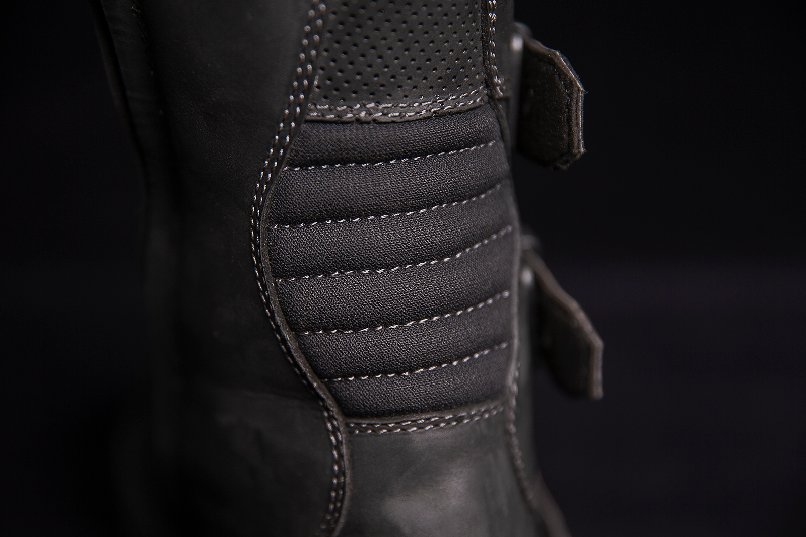 ICON Elsinore 2™ CE Boots - Black Size 9.5 - Durable Leather Motorcycle Boots with Impact Protection