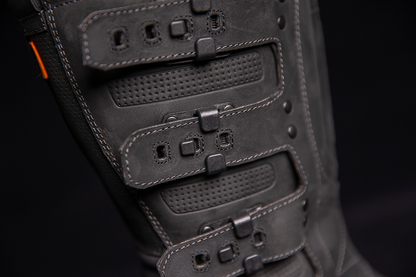 ICON Elsinore 2™ CE Boots - Black Size 9.5 - Durable Leather Motorcycle Boots with Impact Protection
