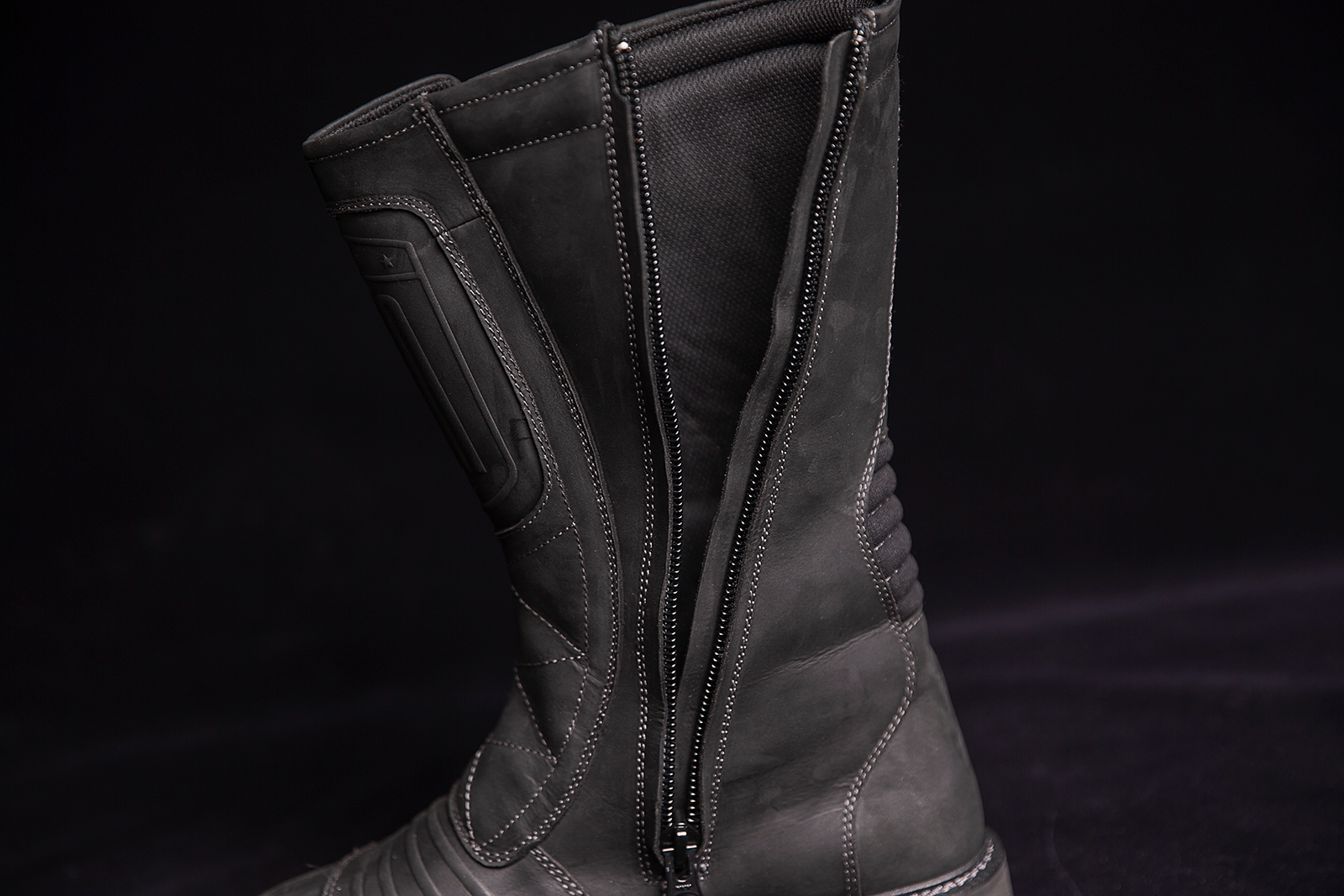 ICON Elsinore 2™ CE Boots - Black Size 9.5 - Durable Leather Motorcycle Boots with Impact Protection