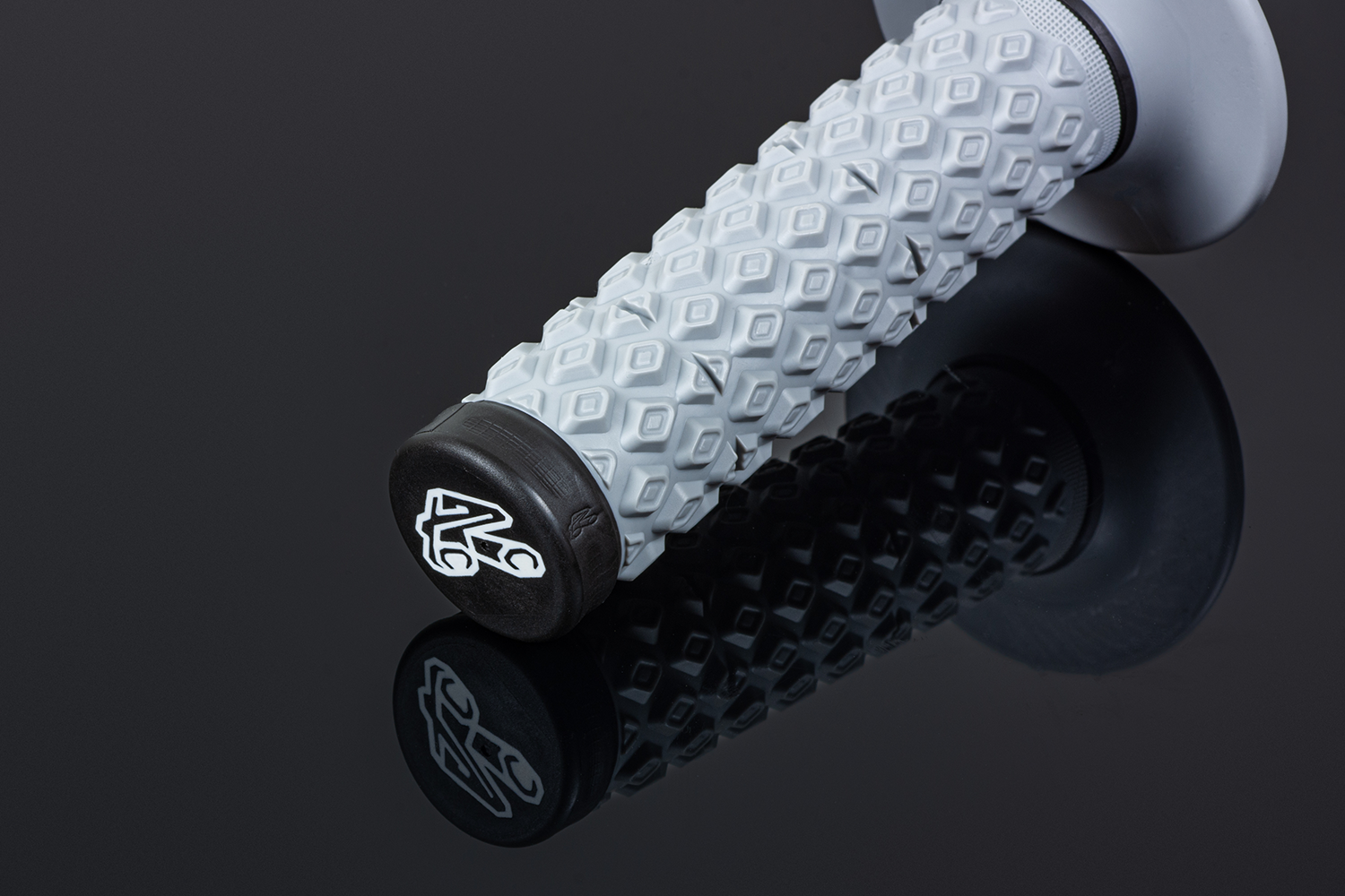 RENTHAL MX Dual Grips G202 – Comfort Soft/Firm Black for Enhanced Riding Control