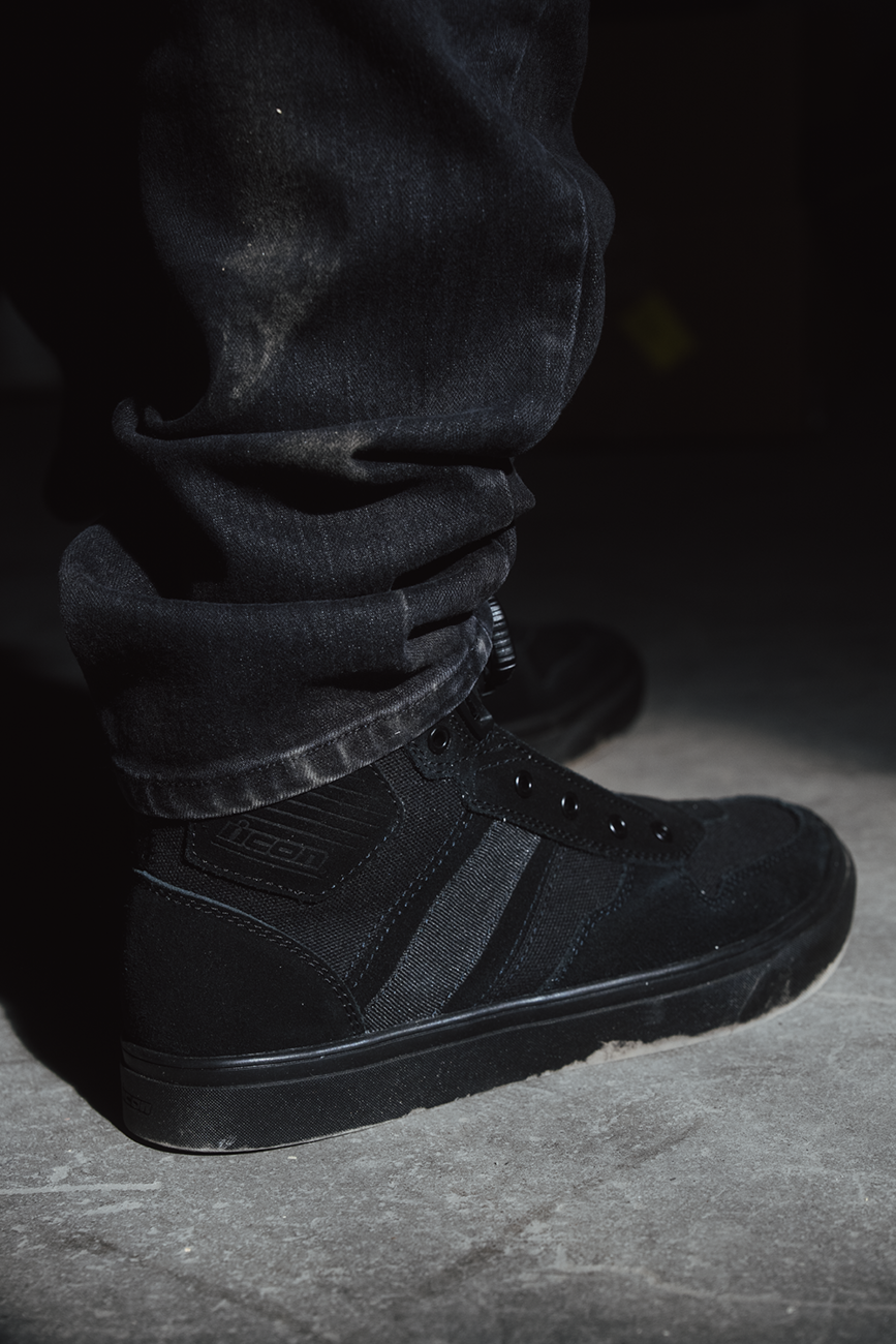 ICON Dog Days Boots - Stealth US 11, Genuine Leather with D30® Ankle Inserts and BOA® Lacing System