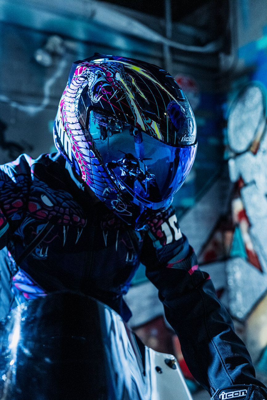 ICON Threshold™ Modular Helmet Synthwave Lazer Cobra Blue XL (Part No. 0100-2732)