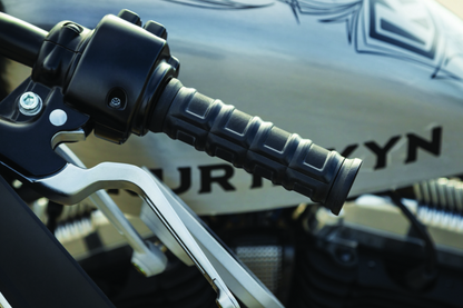 Kuryakyn Dillinger Grips Dual Cable Satin Black – Aggressive Control with Vibration Dampening