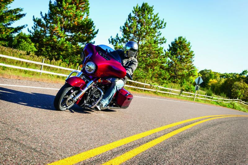 Kuryakyn Smooth Windshield Trim for 2014-2015 Harley Davidson Touring Models - Gloss Black Part #kur1389