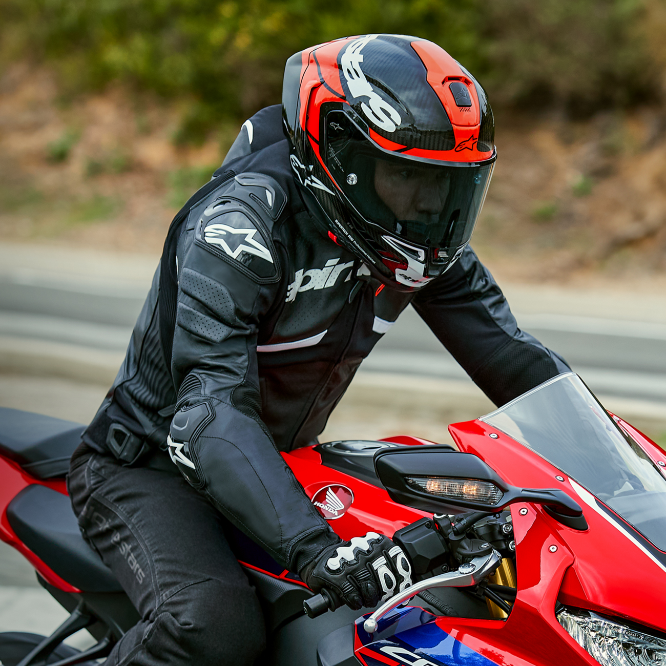 Alpinestars Supertech R10 Helmet - Element Carbon/Red/White - XL 8200324 - 1363 - XL - Kelly Motorsports