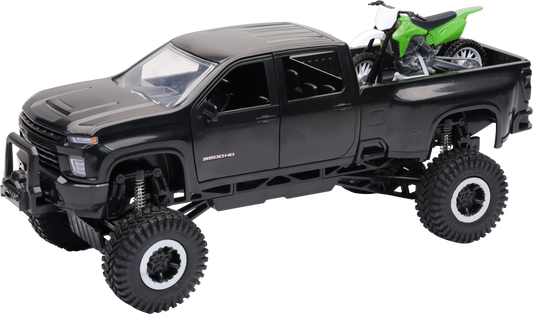 1:20 Scale Chevrolet 3500 Hd Offroad Pickup W/Grn Dirt Bike