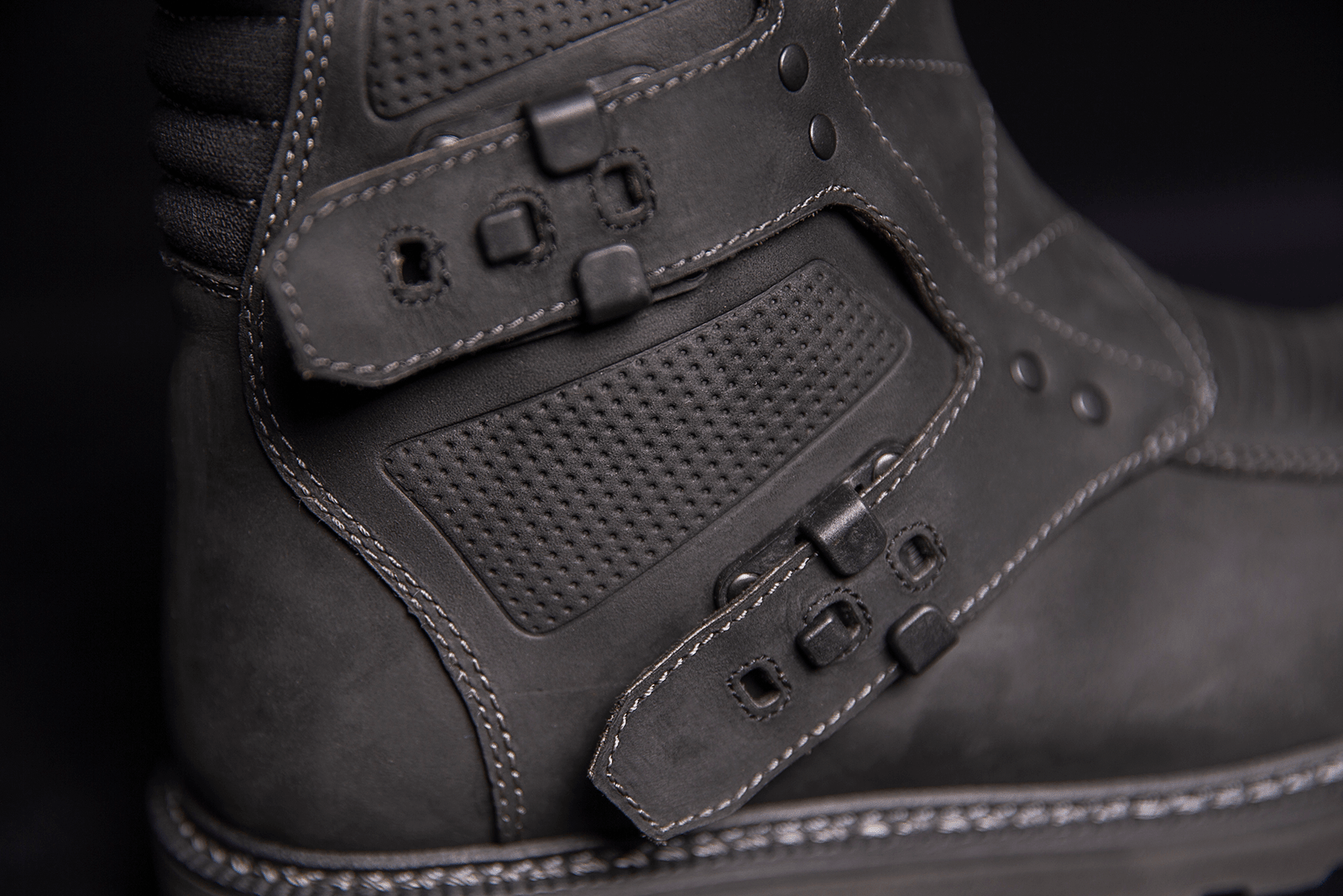 ICON Elsinore 2™ CE Leather Riding Boots w/Impact Protection - Kelly Motorsports