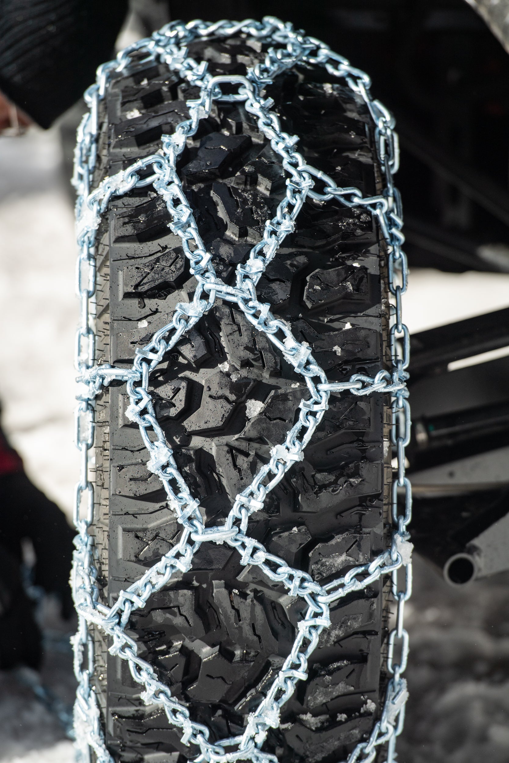 Sedona Diamond V Bar Snow Chains 32 Inch - Enhanced Traction for Snow and Ice - Kelly Motorsports