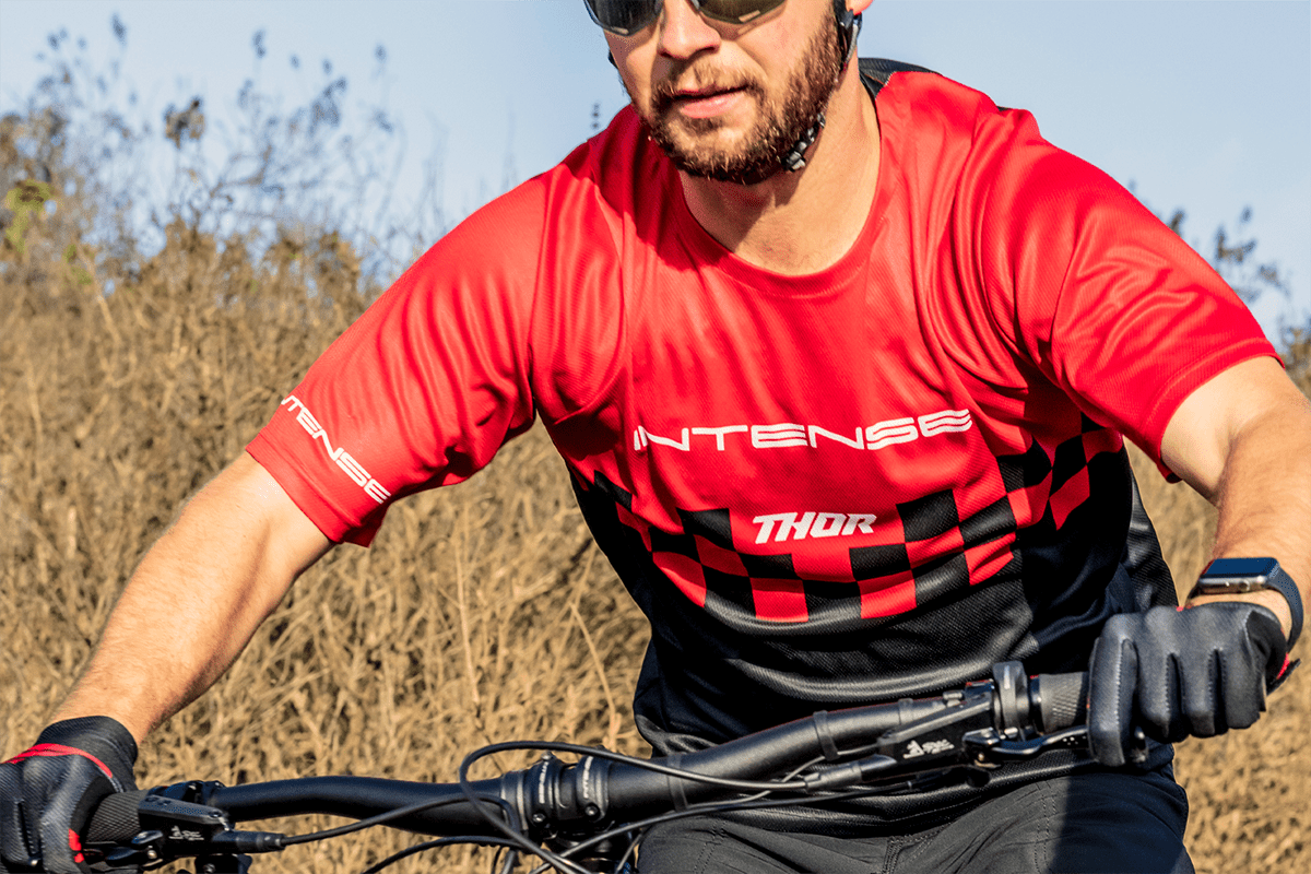 THOR Intense Assist Chex Short-Sleeve MTB Jersey - Red/Black, Part No. 5120-0139 - Kelly Motorsports